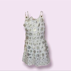 New* Pretty white, gold dress!,  Size: 5 little girls!!